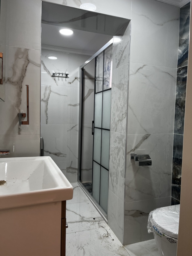 Kuşadası Banyo Tadilatı | Modern ve Uygun Fiyatlı Banyo Yenileme